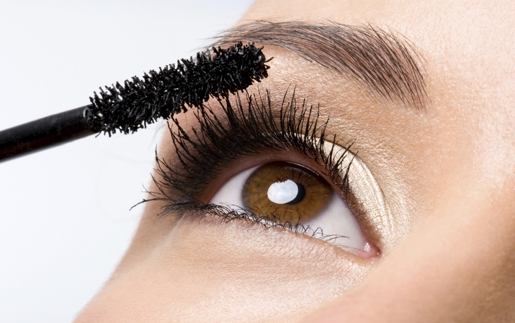 Mascara for beautifying and elongating eyelashes