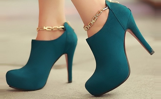 Classy Blue heels for long feet