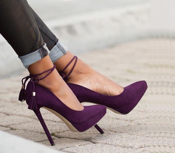 High heels for thin and long feet