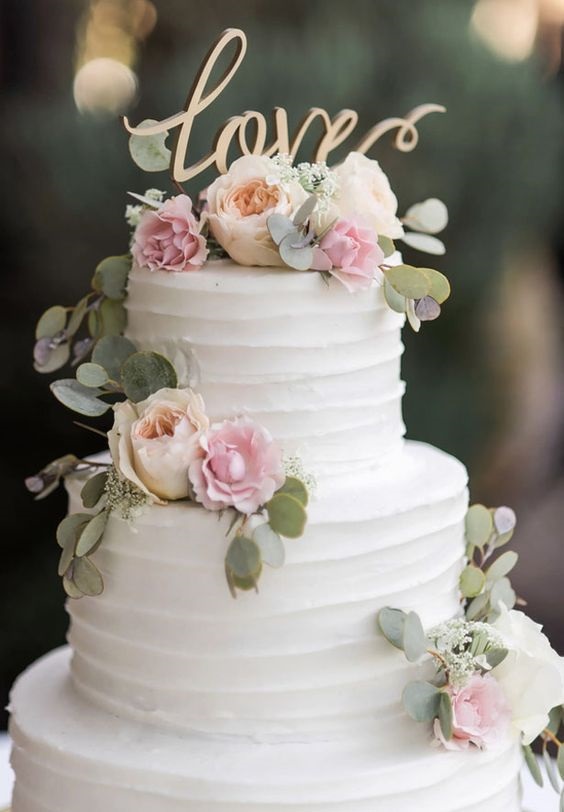 The "Lover" Classic Vineyard wedding cake