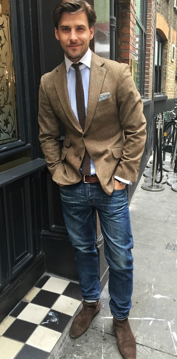 Khaki brown coat, tie, shirt and jeans for office